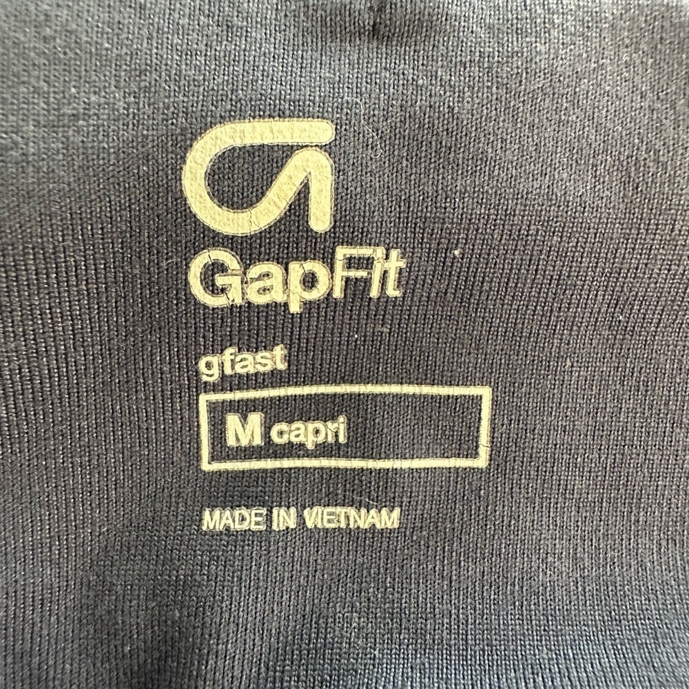 GapFit Black Capri Leggings with Coral Accent Lines (1040) - Picture 11 of 12